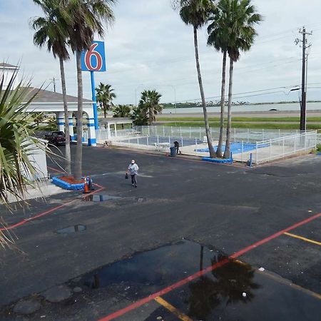 Motel 6 ポートランド エクステリア 写真