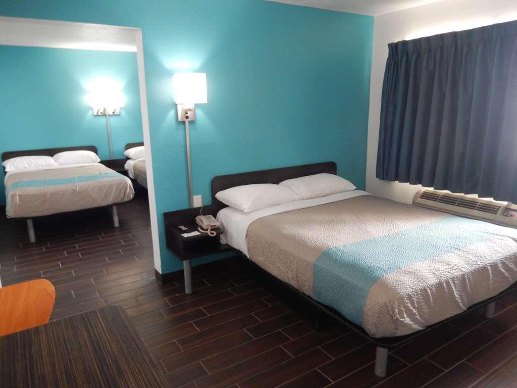 Motel 6 ポートランド 部屋 写真
